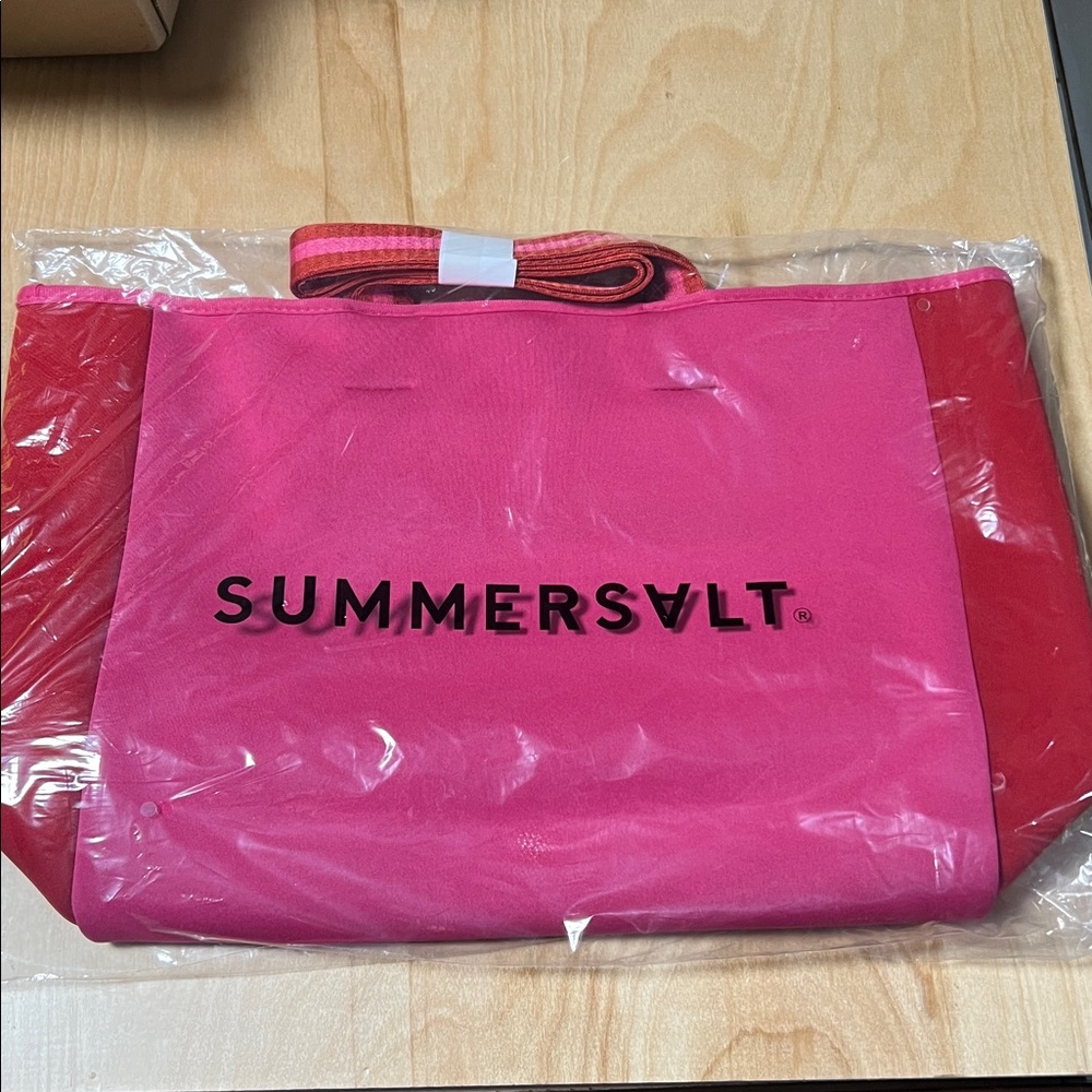 ✨NEW, UNOPENED Summersalt Tote✨